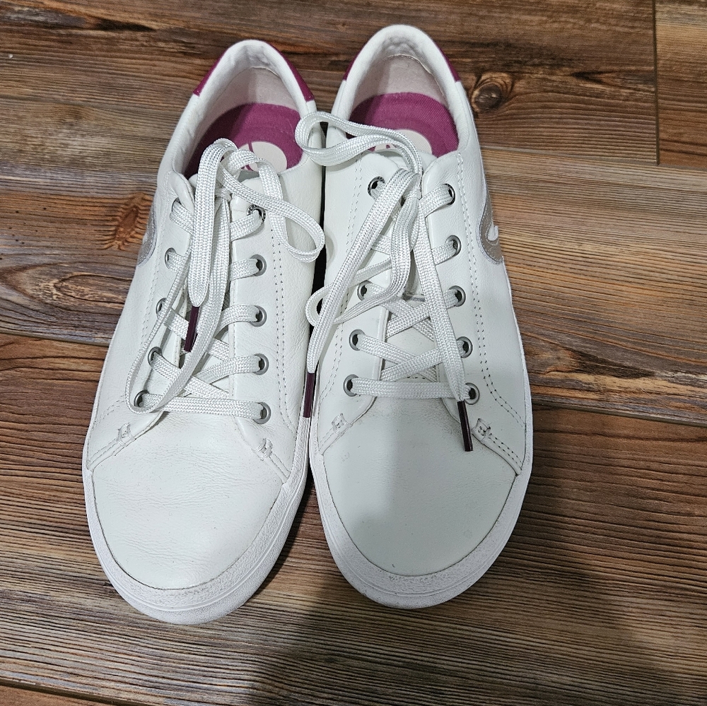 Sperry White Leather Sneakers Classic Lace-Up Design